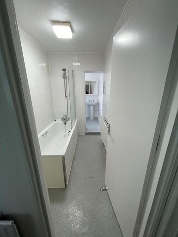 1 Bed Flat, Clyde Road, CR0 - Photo 3