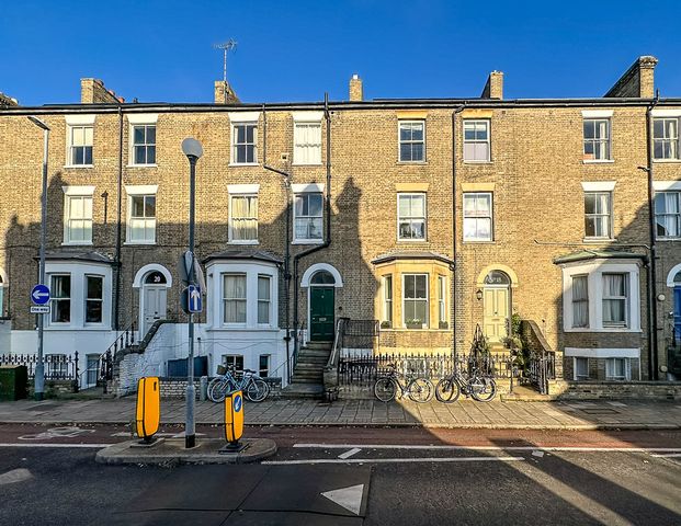 Bateman Street, Cambridge - Photo 1