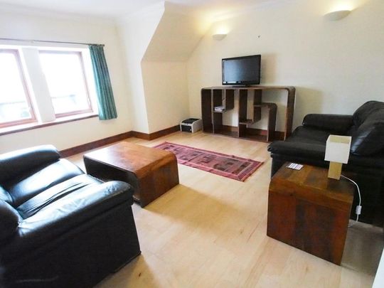 3 bedroom flat to rent - Photo 1