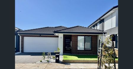 Stylish 4 bedroom Tarneit home with open-plan living, a modern kitchen, and a spacious master suite. - Photo 2