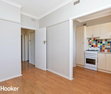 Charming & Comfortable 2-Bedroom Home! - Photo 6