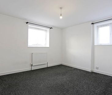 Price £2,700 pcm - Available Now - Part Furnished - Photo 1