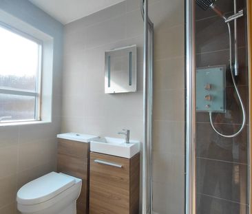 Sapphire Court, Enfield Chase, London - Photo 6