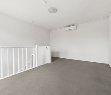 8 Derby Street, Kensington VIC 3031 - Photo 2