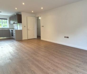 2 bedroom semi-detached house to rent - Photo 4