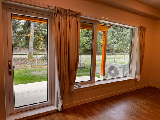 Qualicum Station - 218 - Photo 1