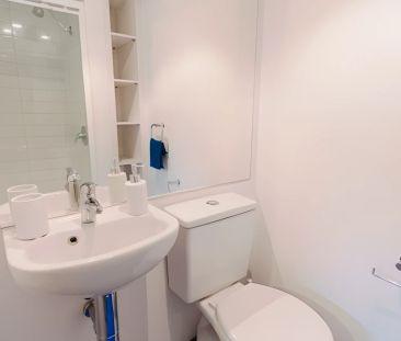 Medium 1 Bedroom - Photo 4