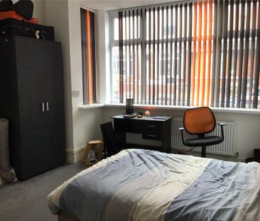 6 bedroom terraced house to rent - Photo 4