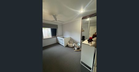 Coastal Comfort and Quiet Living – Walk to the Beach! - Photo 2