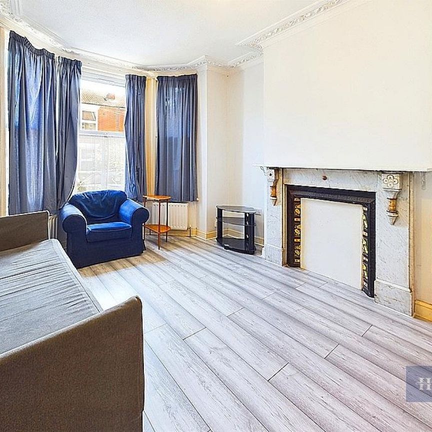 4 bedroom House To Let - Photo 1