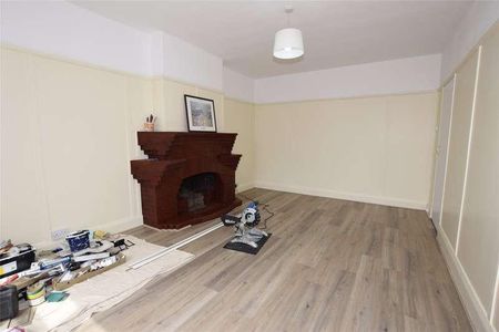 Ash Tree Dell, Kingsbury, London, NW9 - Photo 2