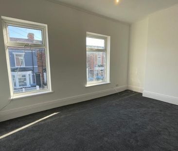 4 bedroom terraced house to rent - Photo 2