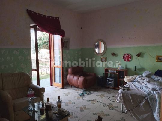 Villa unifamiliare viale Giuseppe Ceracchi, Bagnara Destra Volturno, Castel Volturno - Photo 1