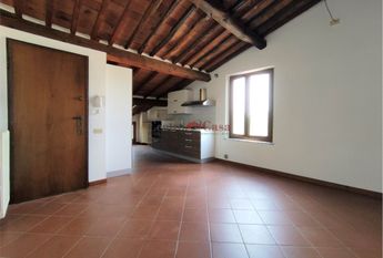 Caratteristica mansarda arredata di sola cucina!