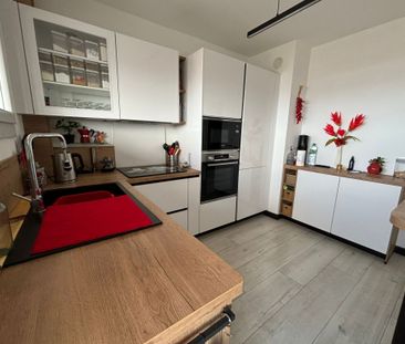 Location Appartement 4 pièces 93m² TOULON 83000 - Photo 5