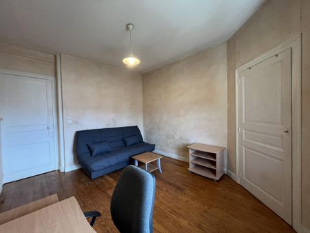 Location Appartement 1 pièce Meublé 28m² CHAMBERY 73000 - Photo 2