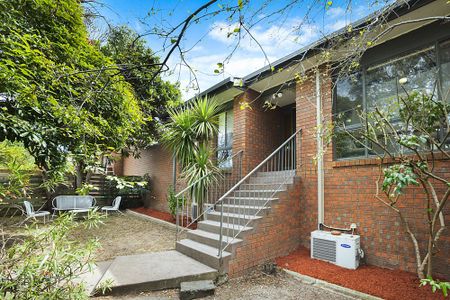 2/106 Brown Street, Heidelberg VIC 3084 - Photo 3