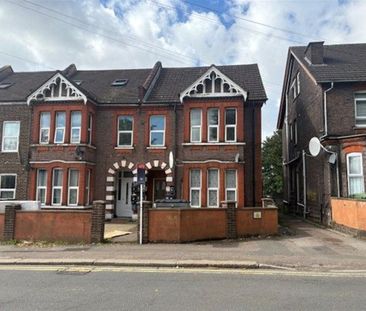 Flat , - Biscot Road, Luton - Photo 1