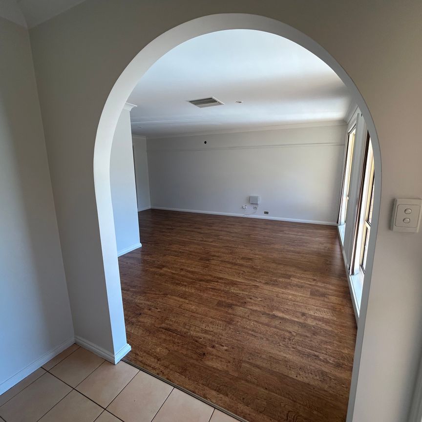 5 Ingrid Place, Dubbo NSW 2830 - House For Rent | Domain - Photo 1