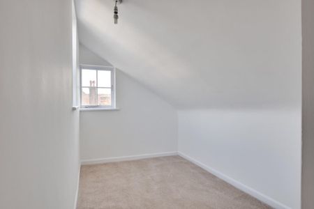 3 bedroom apartment to rent - Photo 4