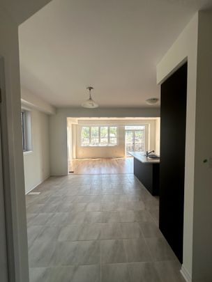 For Lease - 41 Canvas Crescent, Welland, Ontario - Photo 1