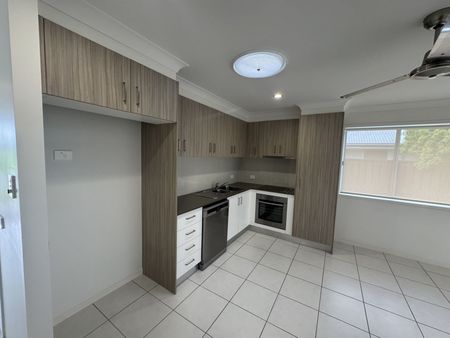 2/1 Henley Close, Blacks Beach QLD 4740 - Apartment For Rent | Domain - Photo 4