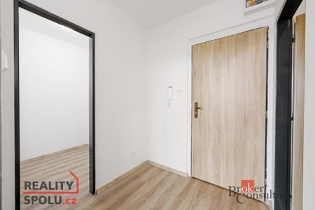 Pronájem bytu 1+kk a garsoniéry 34 m², Mlékojedy - Photo 3