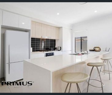 For Lease Contemporary Brand New 4-Bedroom Family Home - Photo 6