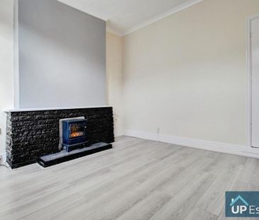 2 bedroom end of terrace house to rent - Photo 2