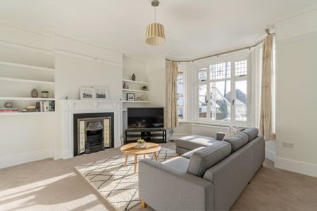 4 bedroom detached house to rent - Photo 3