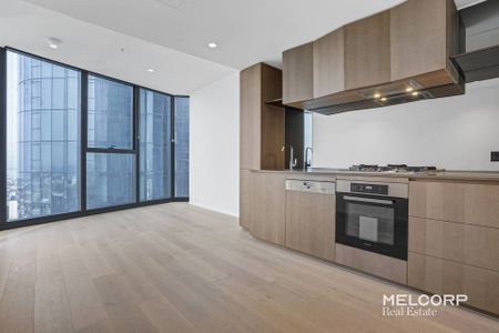 LUXUIOUS LIVING AT MELBOURNE SQUARE - UNFURNISHED APARTMENT - Photo 4