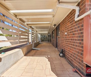 14 Edward Crescent - Photo 3