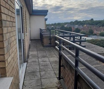 1 Bed Penthouse, Paveley Court, NW7 - Photo 1