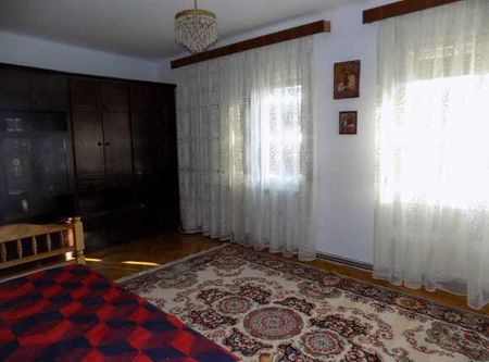 Apartament 4 camere decomandat, 120mp, garaj, zona Hotel Opal - Photo 3