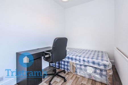 4 bed Apartment for Rent - Photo 3