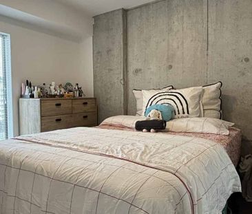 Modern One-Bedroom Apartment with City Views - Photo 4