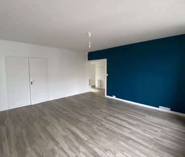 Location Appartement 3 pièces 81m² POITIERS 86000 - Photo 2