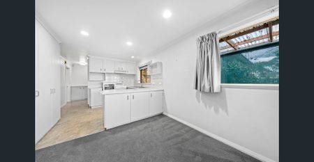 Stylish Unit with Decking, Two Bathrooms & Breathtaking Mountain Outlook - Photo 5