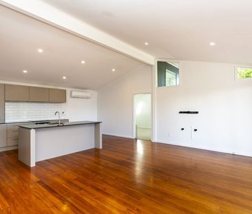 Modern 4-Bedroom Home for Rent in North New Brighton - Photo 3