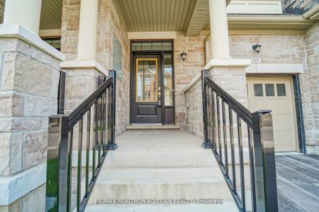 For Lease - 13 Hallmark Way, Whitby, Ontario - Photo 4