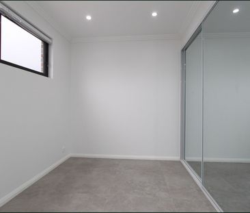 PRESTIGE LIVING AT IT'S FINEST! - Photo 5
