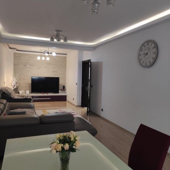 Apartament 3 camere Tractorul-Isaran - Photo 1