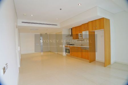 Massive Unfurnished One Bedroom with Wintergarden and car space - World Tower - Photo 5