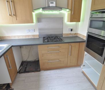 3 bed Terraced - To Let - Photo 1