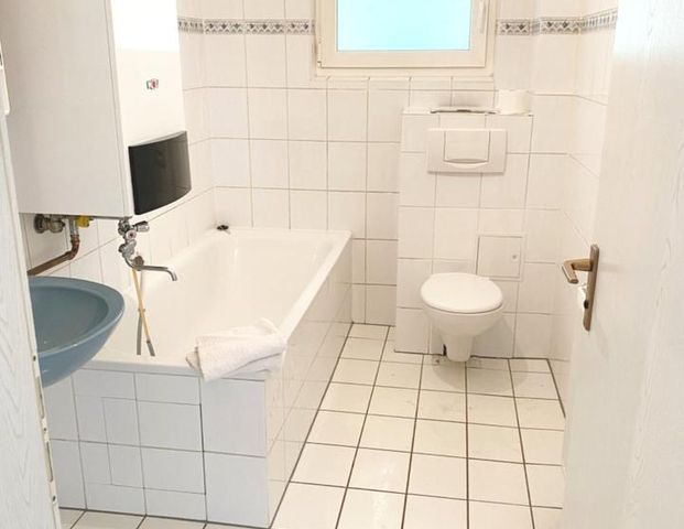 Frei ab Dez: Helles Zimmer in freundlicher 2er-Wohngemeinschaft - Photo 1