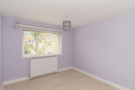 2 bedroom semi-detached bungalow to rent - Photo 3