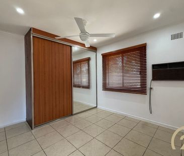 Spacious Home with Pool Moments from Liverpool CBD! - Photo 2