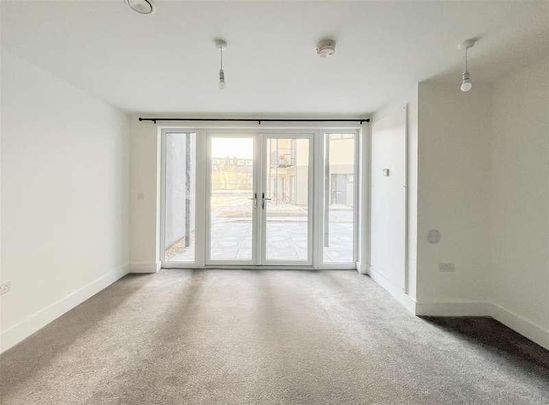 Martin Court, Hastings - Photo 1