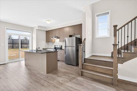 For Lease - 28 Bluebird Lane, Barrie, Ontario - Photo 4