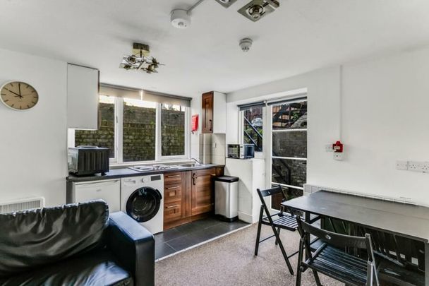 1 Bedroom Maisonette To Let - Photo 1
